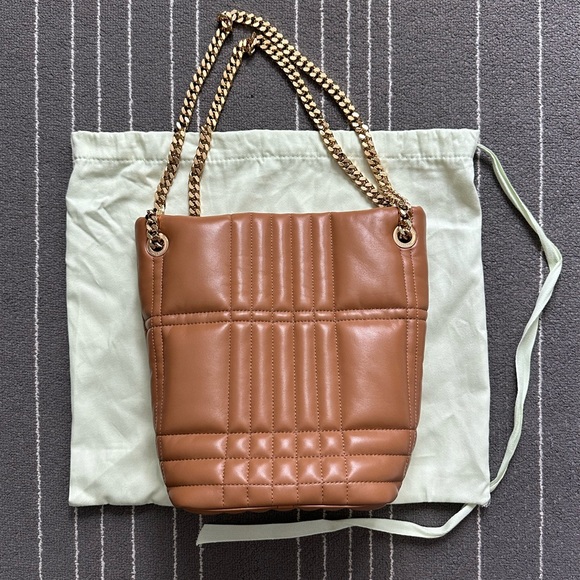 Burberry Lola Small Quilted Leather Chain Bucket Bag - Picture 2 of 16